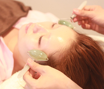 さらに鎮痛効果のあるアイシングテクニックを使用