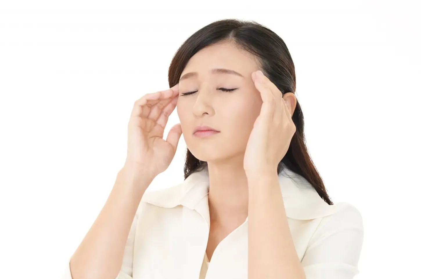 目の疲れが辛い女性